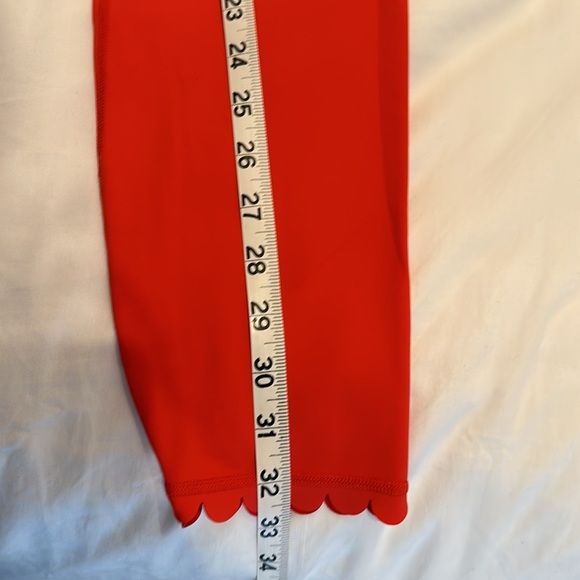 IVL Collective scalloped red leggings (10) and sports bra (8)set. No flaws - Picture 12 of 13